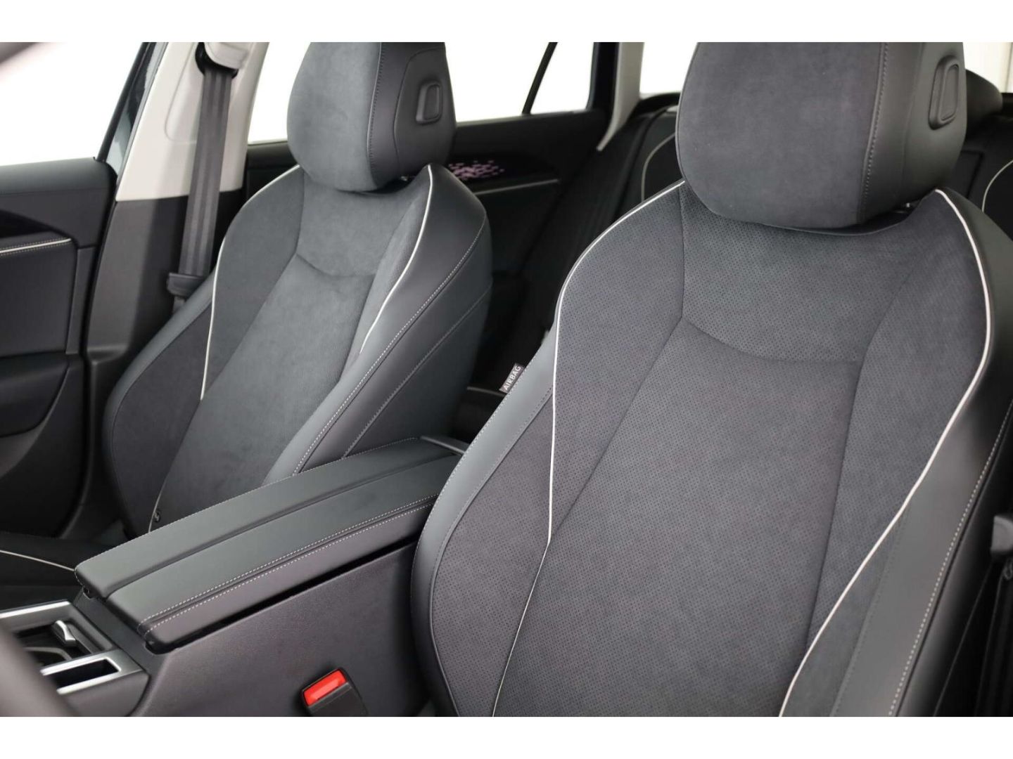 Volkswagen Passat - Bild 11