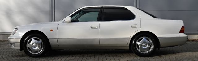 Lexus LS 400 (Toyota Celsior)