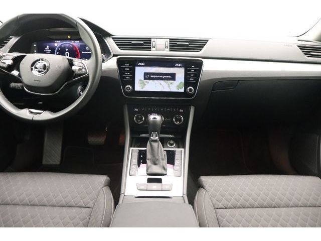 Fahrzeugabbildung SKODA Superb Combi Ambition LED ACC Navi DSG