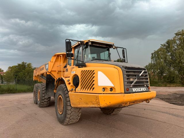 Volvo A25D 6x6 knickgelenkter Muldenkipper / Dumper