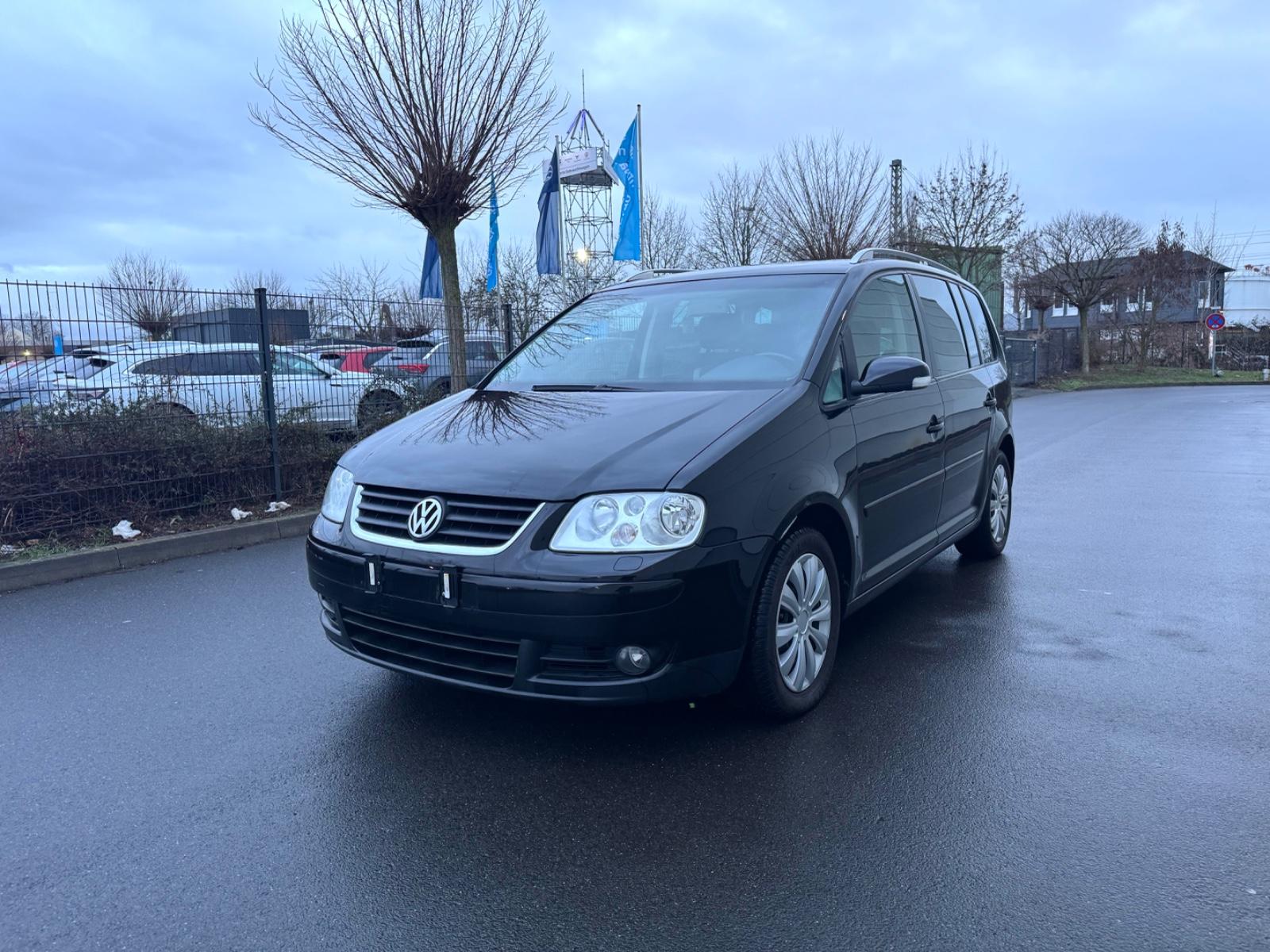 Volkswagen Touran 2.0 TDI DSG Automatik Highline TÜV NEU