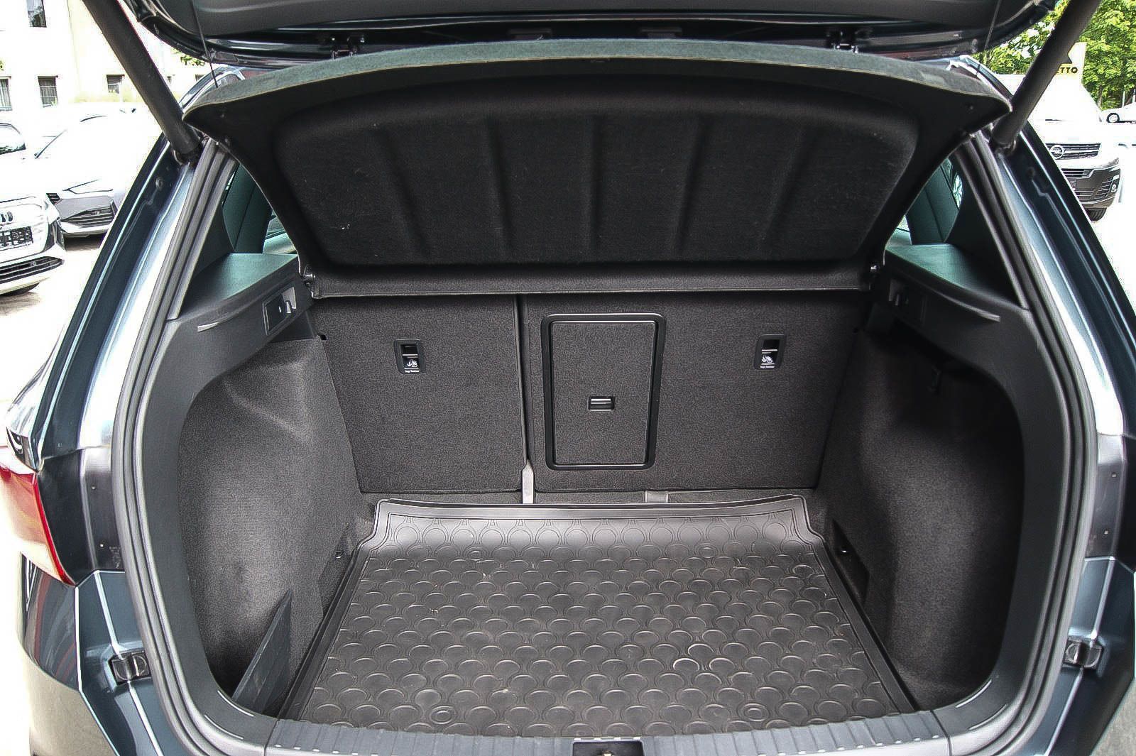 Fahrzeugabbildung SEAT Ateca 1.4TSI Xcellence LEDER NAVI 360°KAMERA ACC