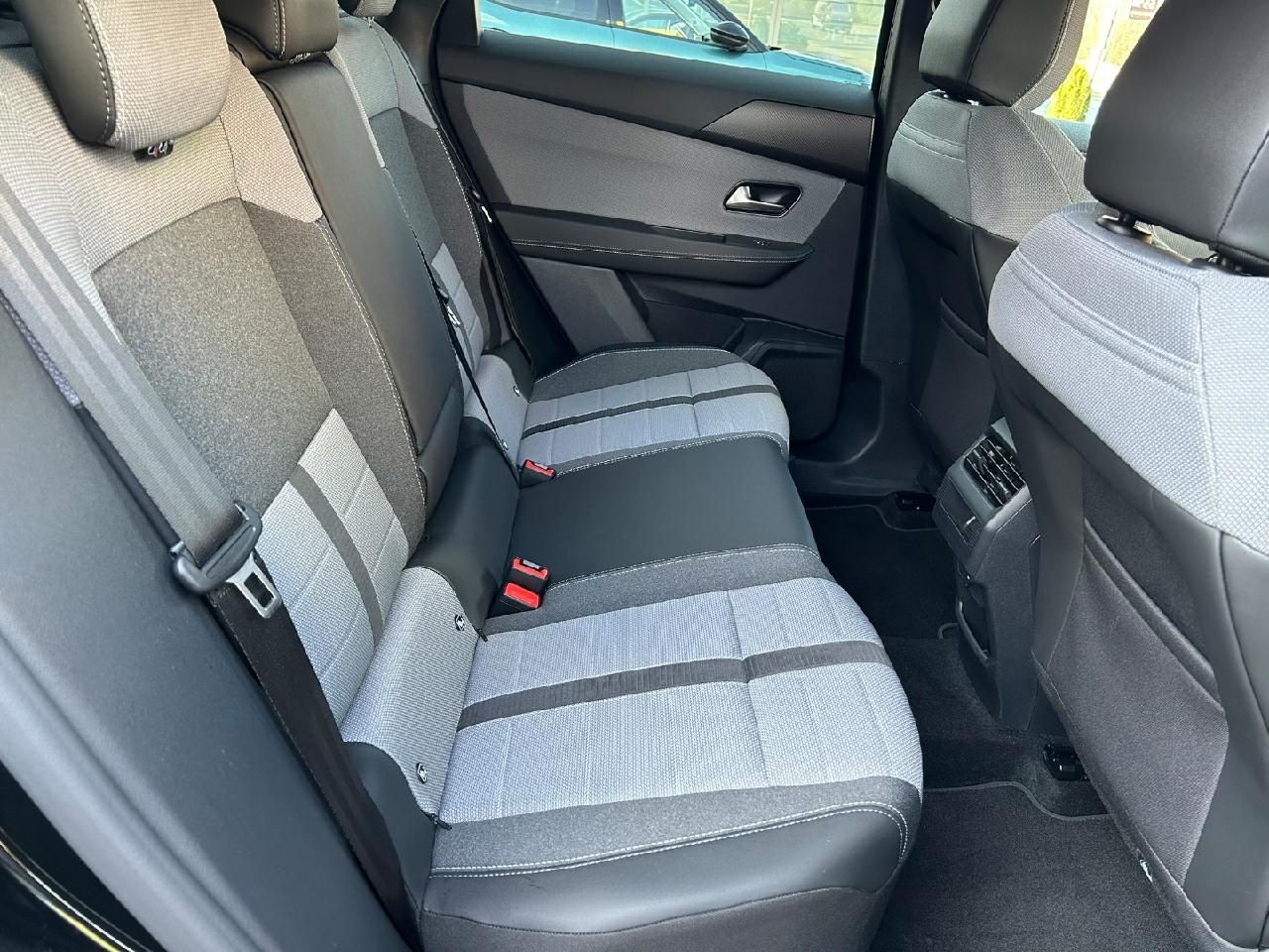 Fahrzeugabbildung Opel Grandland 1.2 48V Mild-Hybrid 100 kW GS