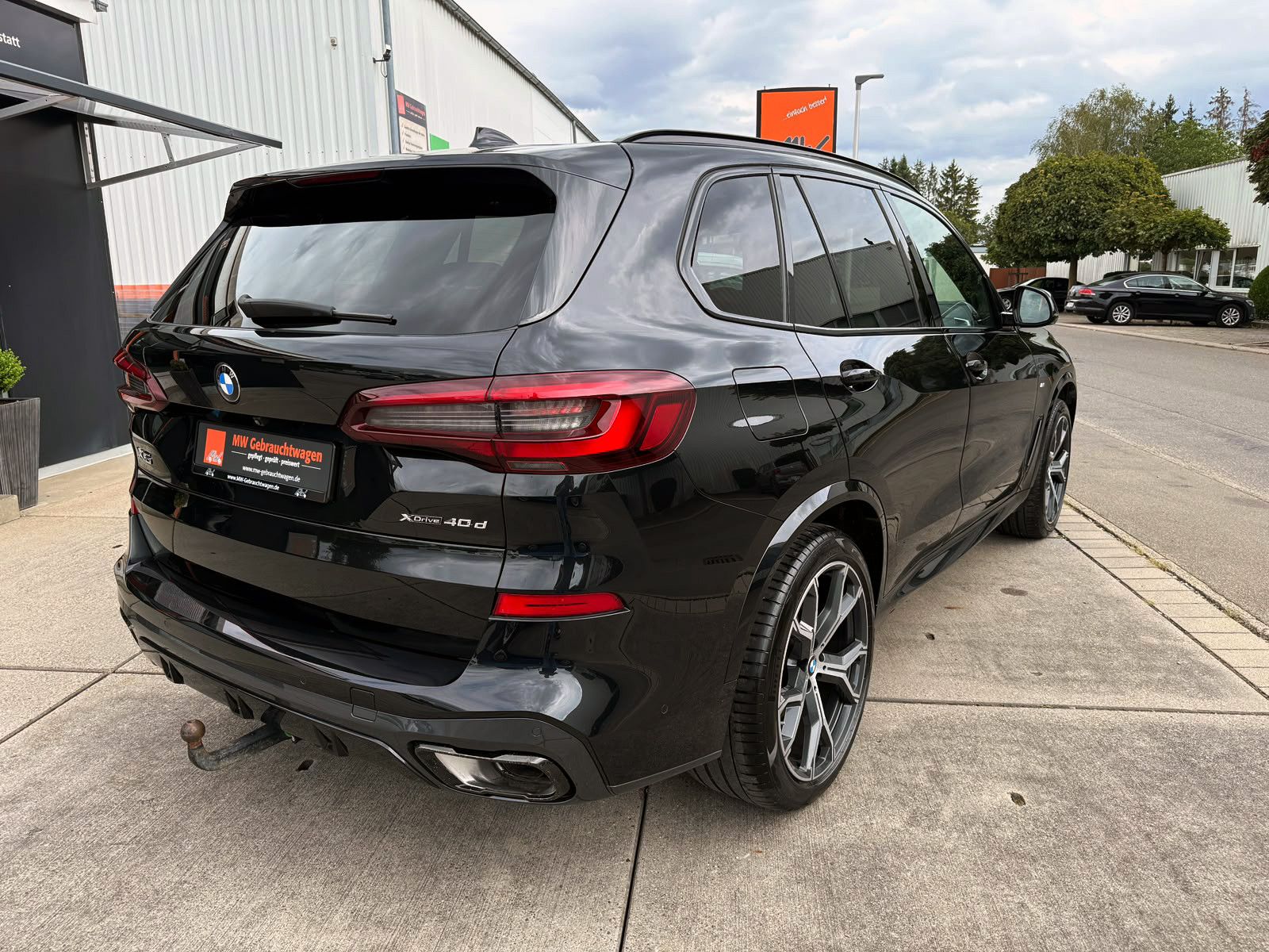 Fahrzeugabbildung BMW X5 xDrive40d M-Sport 360° AHK ACC Laser HUD AHK