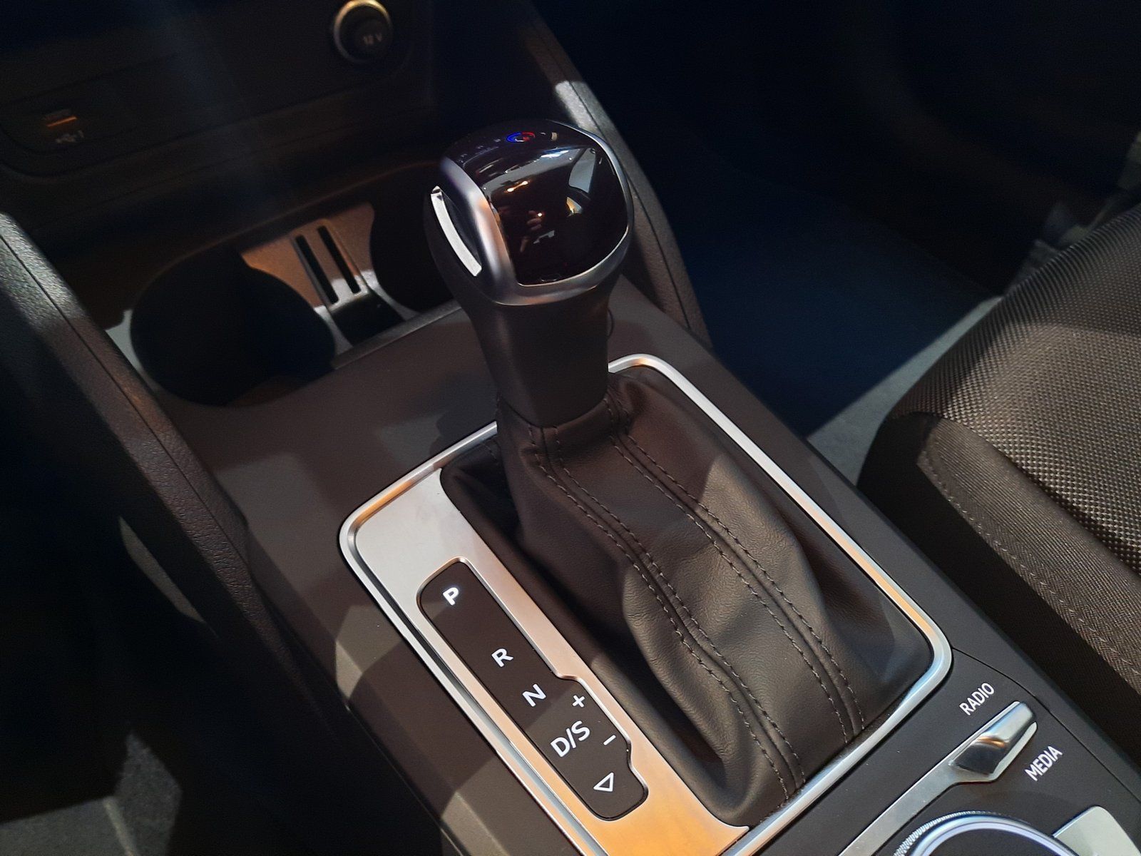 Fahrzeugabbildung Audi Q2 35 TFSI advanced S-Tronic *Cam*LED*AppC.*