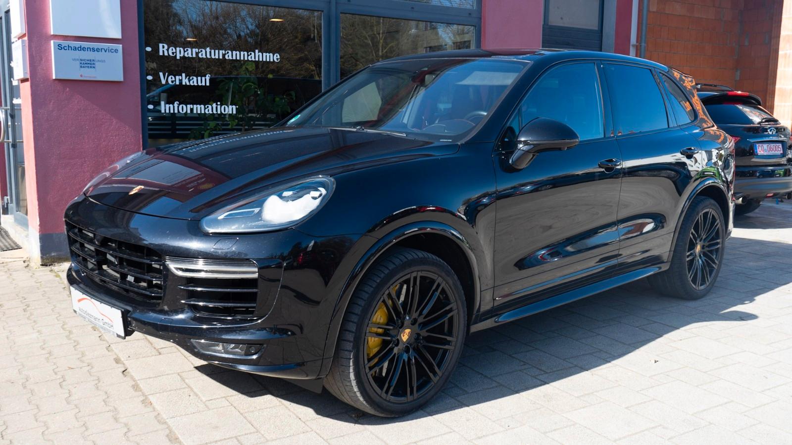 Porsche Cayenne Turbo S 21" Panorama PCCB