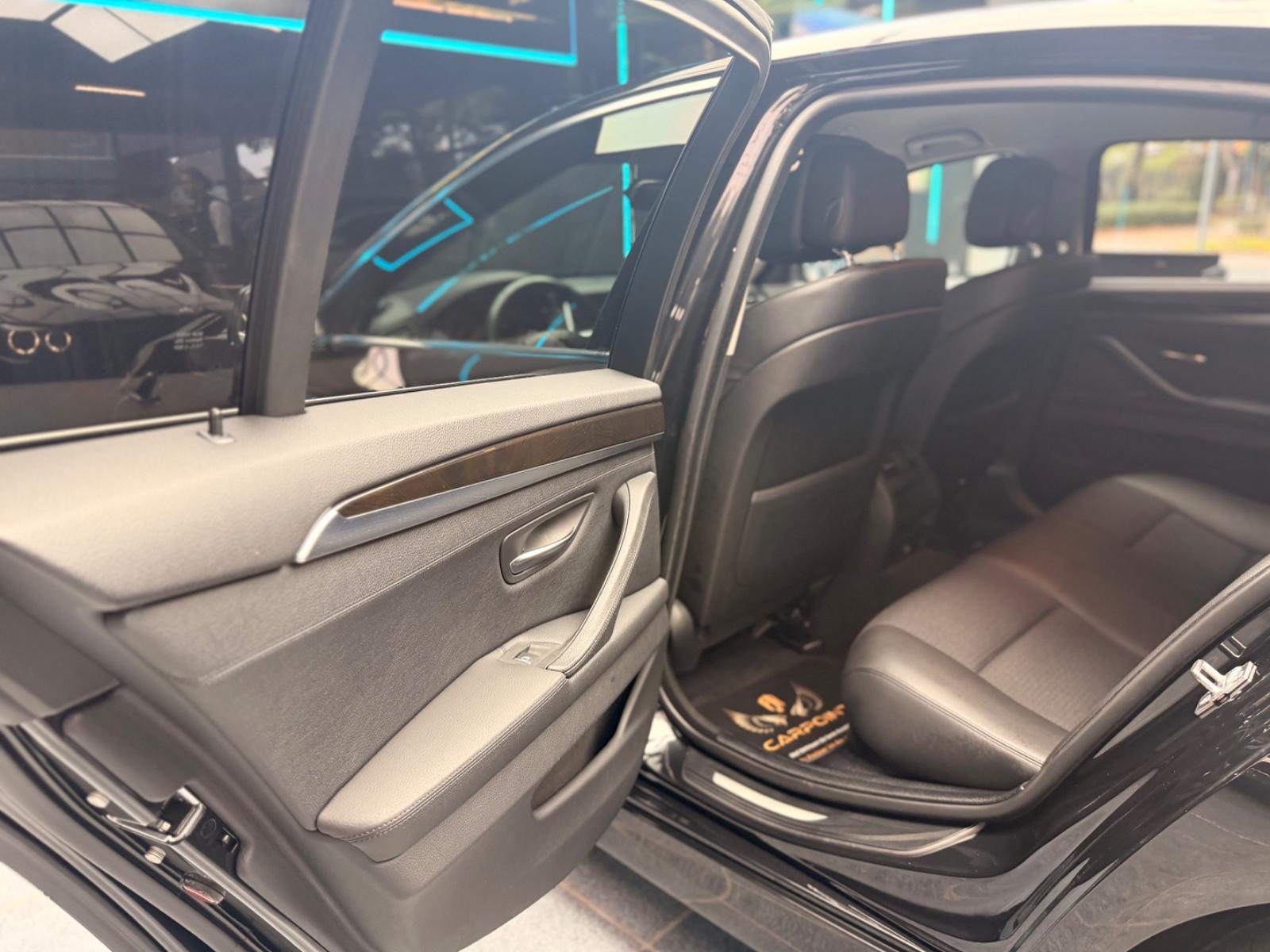 BMW 520 Limousine 520 i/Xenon/Leder/Navi/CarPlay