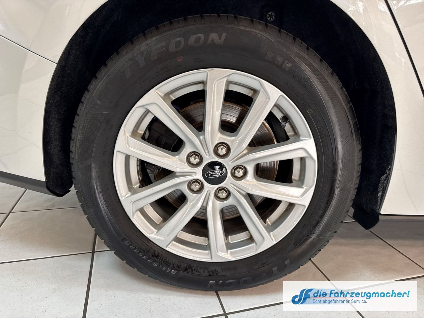 Fahrzeugabbildung Ford Focus Turnier Cool & Connect Navi LED Apple CarP