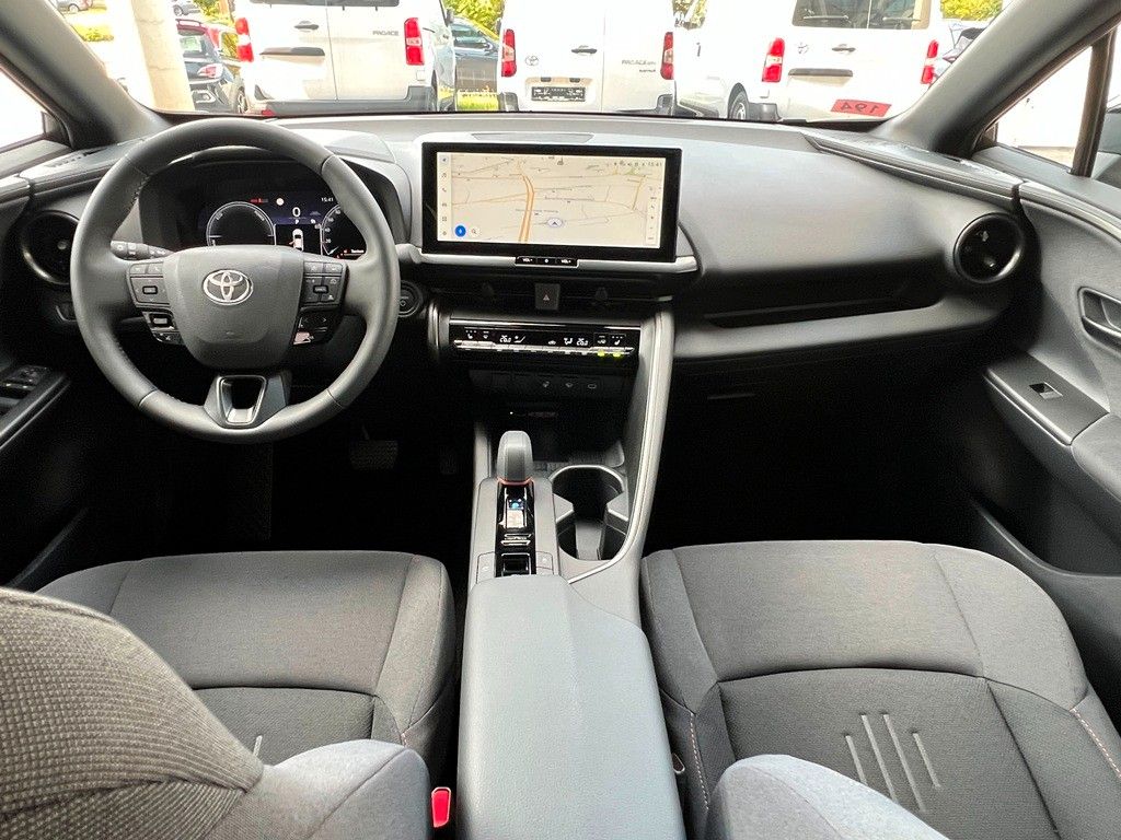 Fahrzeugabbildung Toyota C-HR 1.8 Hybrid FWD Teamplayer Technikpaket