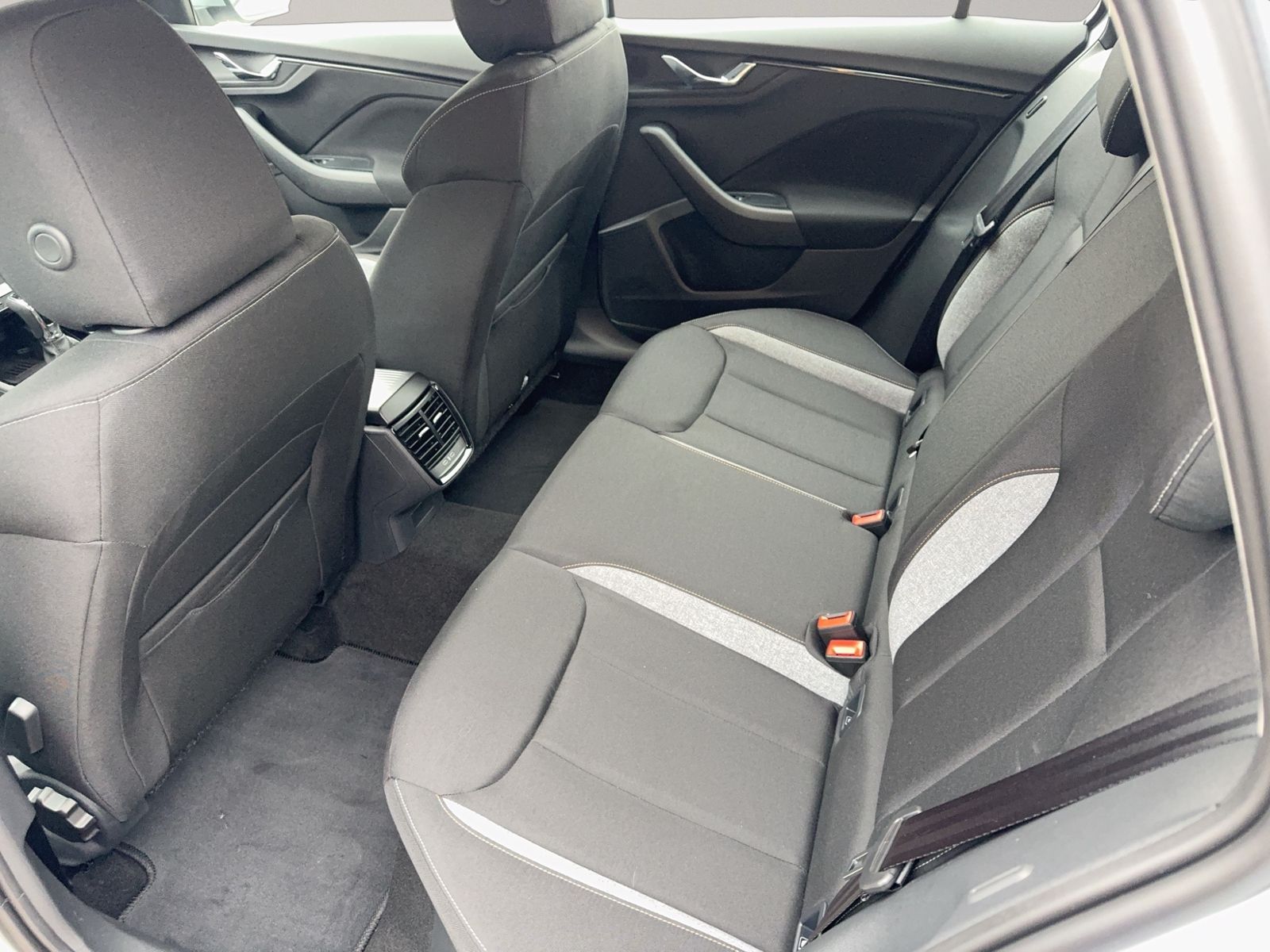 Kamiq 1.5 TSI Tour, AHK, Infotainment Paket, 17"