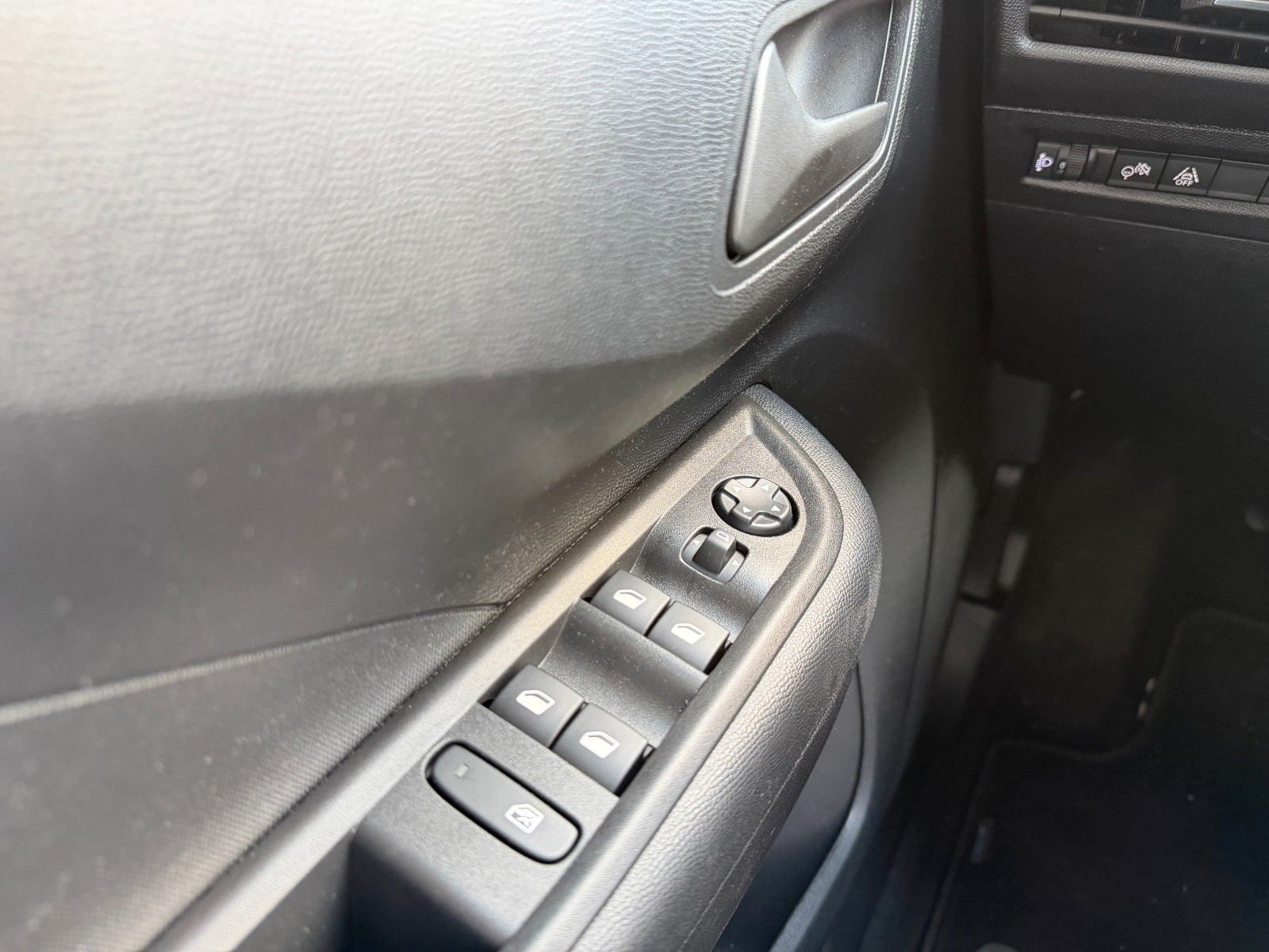 Fahrzeugabbildung Opel Frontera 1.2 Edition W Kamera,LED,Navi,PDC,LM