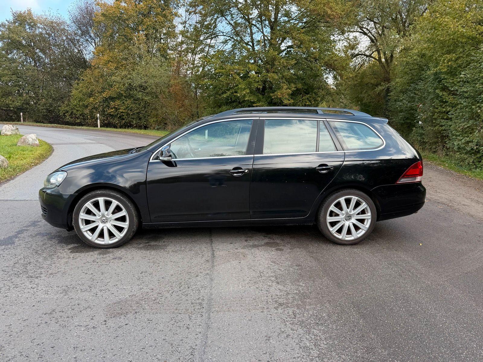 Volkswagen Golf 2013 — rear view
