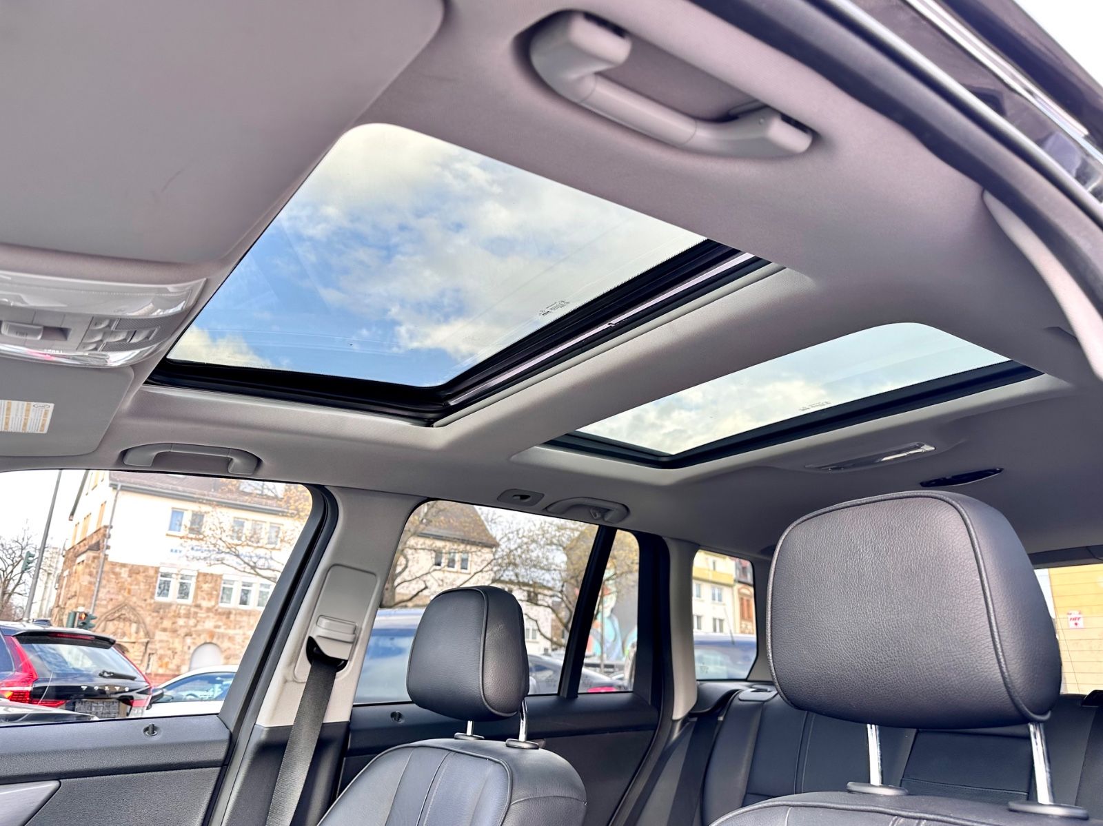 Fahrzeugabbildung Mercedes-Benz GLK 350 4MATIC*PANO+AHK+LEDER*