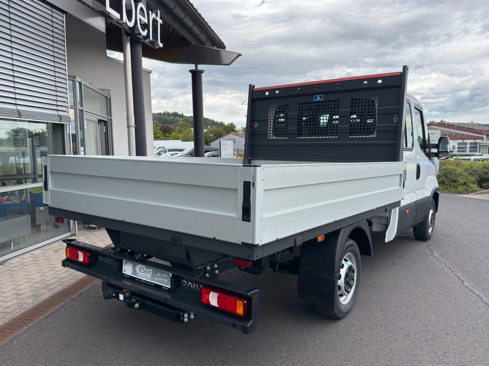 Fahrzeugabbildung Iveco Daily 35S14Y D Pritsche *R 3.450* AHK
