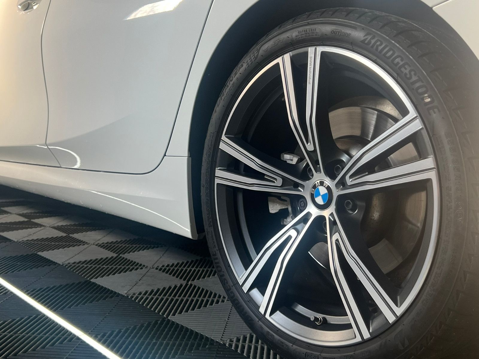 Fahrzeugabbildung BMW 330 i M Sport Lim./FACELIFT/CURVED DISPLAY/DE FZ