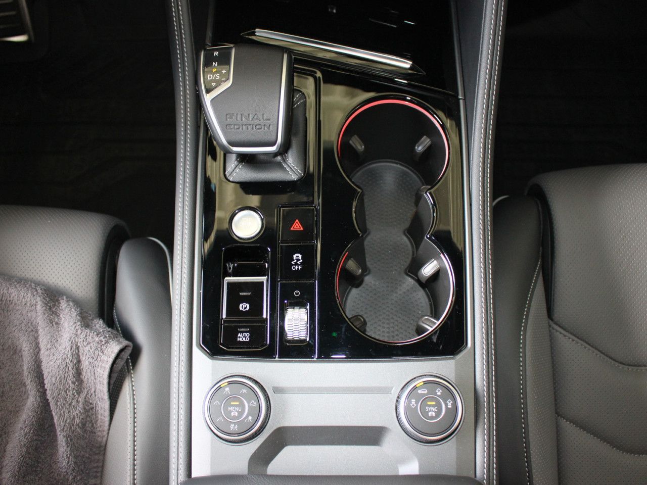Fahrzeugabbildung Volkswagen Touareg V6 TSI 4Motion R-Line FINAL EDITION