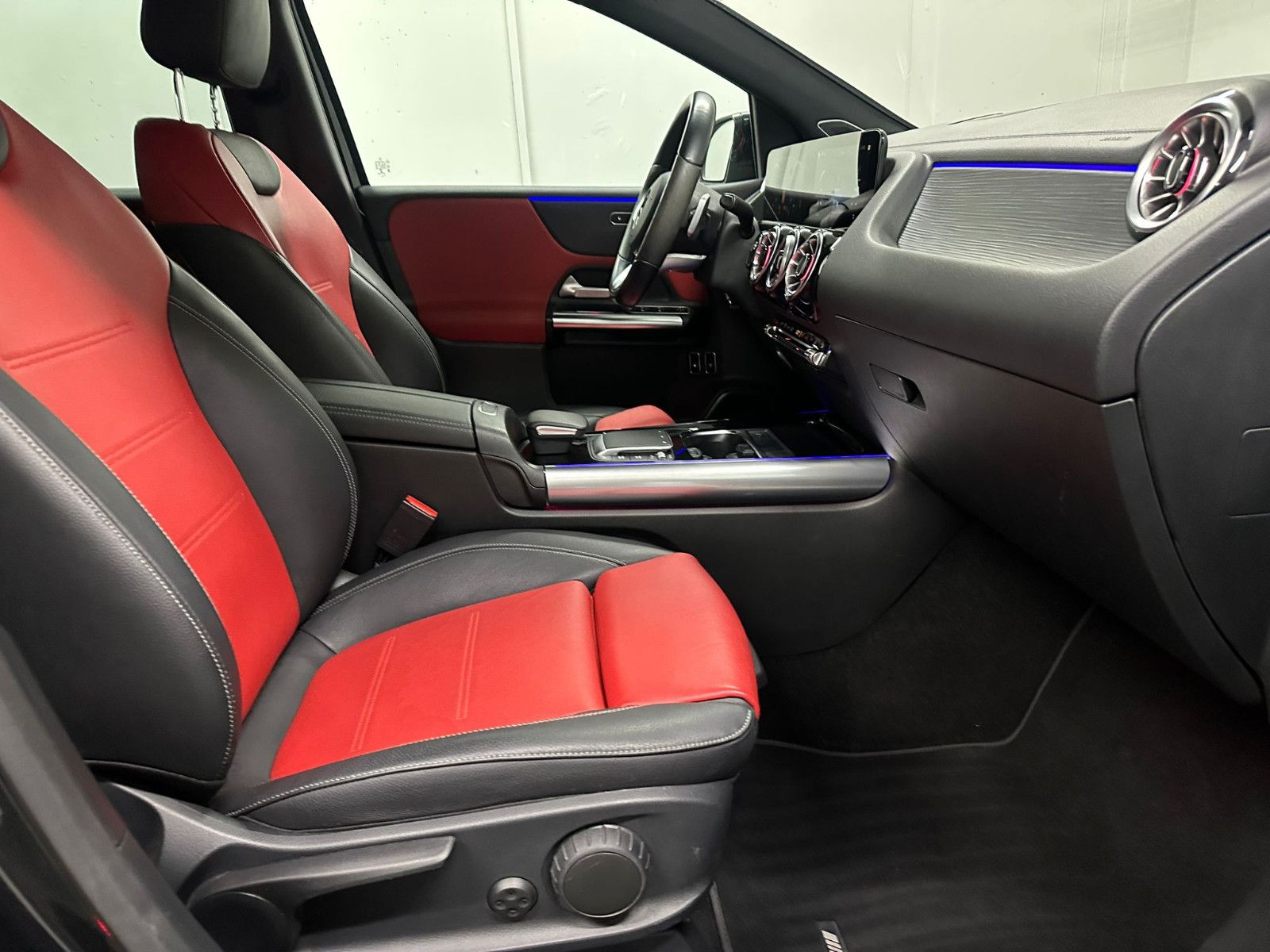 Fahrzeugabbildung Mercedes-Benz B 250 e *AMG-LINE*NIGHT*360*KEYLESS*LEDER*