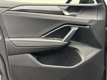 Volkswagen Tiguan - 12
