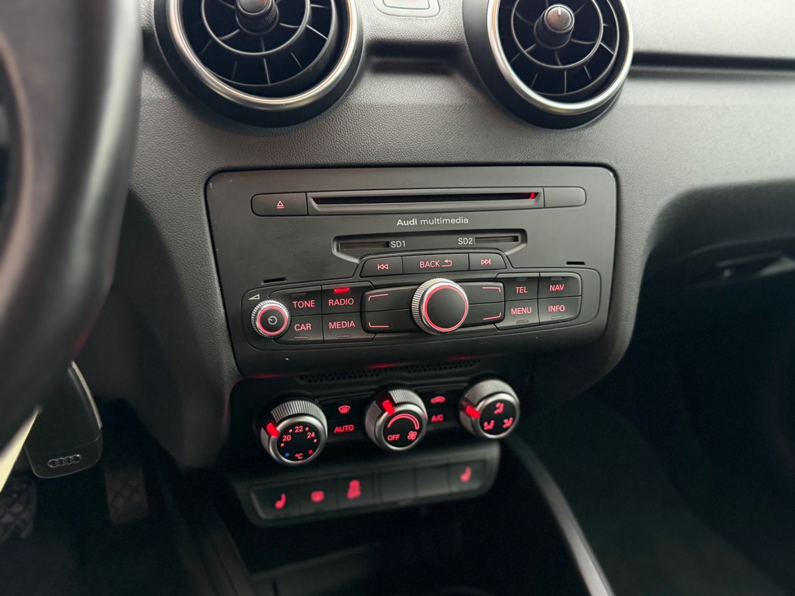 A1 attraction 1.2 TFSI Navi Sitzh. Tüv Neu