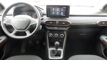 Dacia Sandero Stepway Expression +TCe 110 PS mit Winte