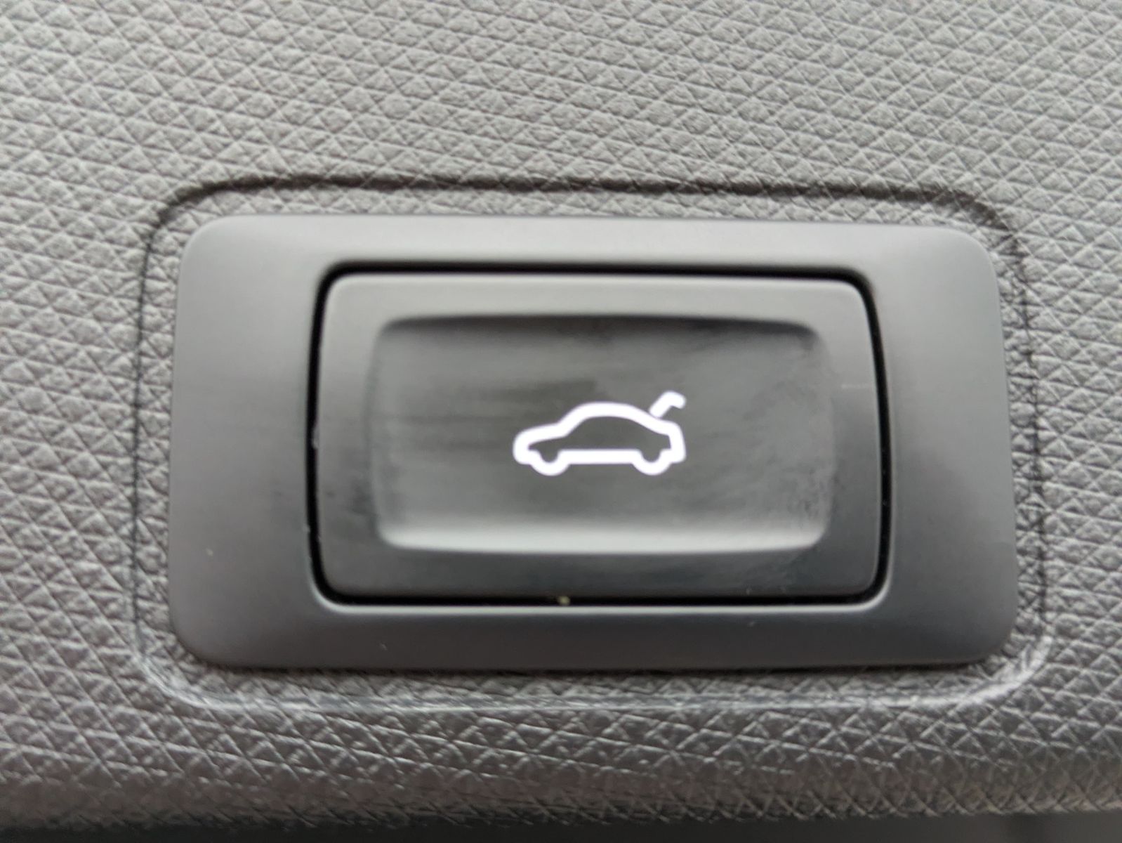 Fahrzeugabbildung CUPRA Terramar 2.0 TSI 4D VZ HUD*MATRIX*PANO*DCC*20"