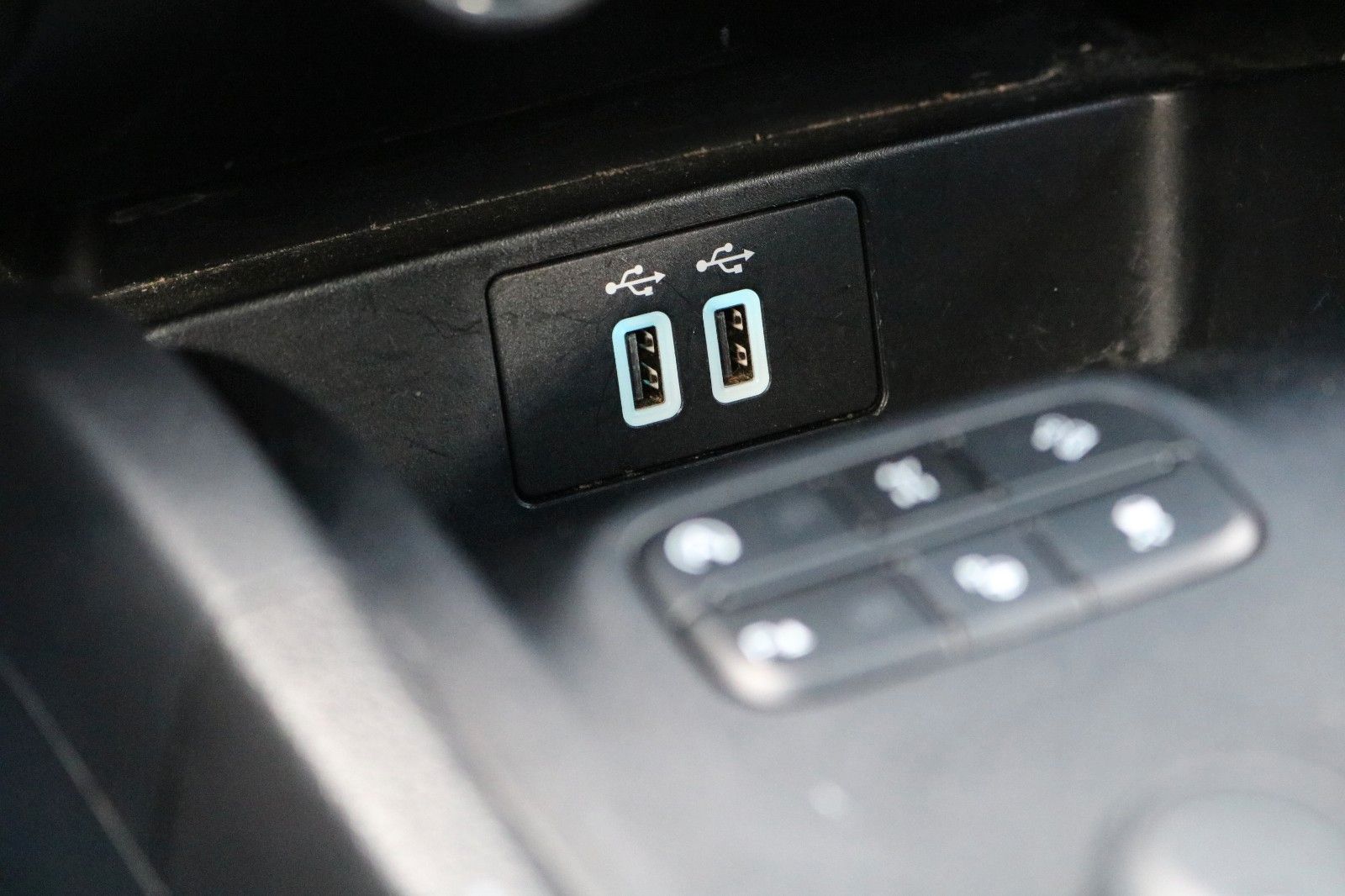Car Image 36