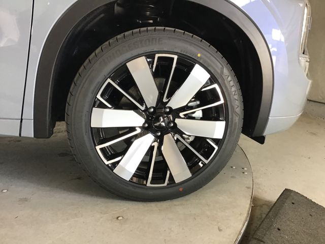 Fahrzeugabbildung Mitsubishi Plug-in Hybrid Outlander TOP ACC/Pano/Navi/Leder