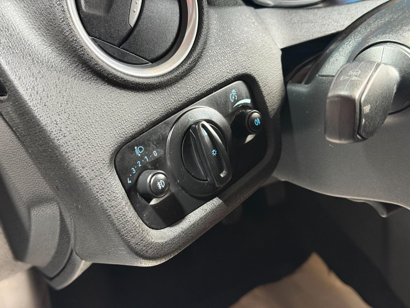 Ford Fiesta Sync Edition 1,25 Sitzheizung
