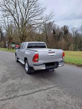 Toyota  Hilux 2.4 D-4D Double Cab 4x4 - Toyota Hilux in Essen