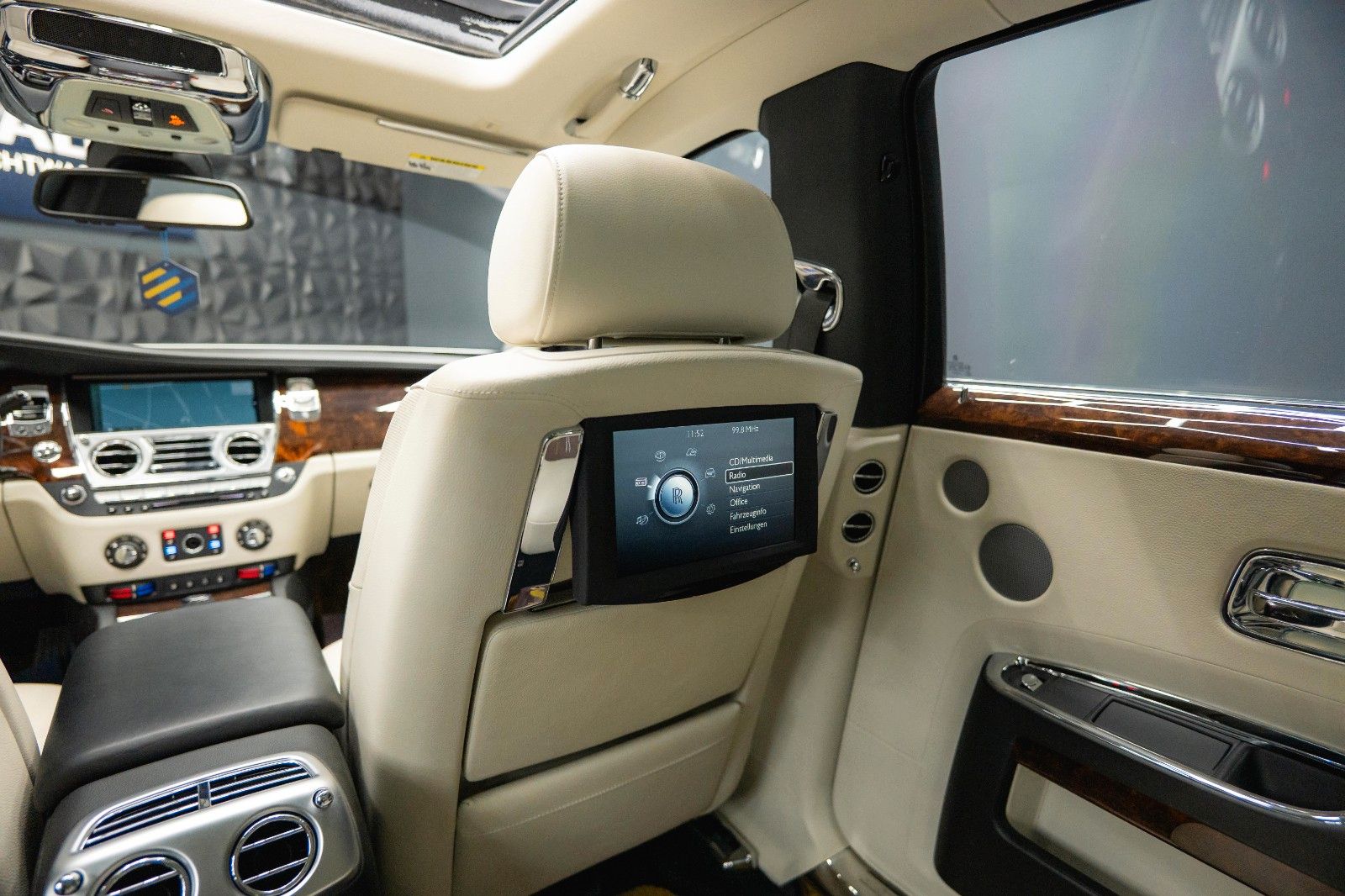Fahrzeugabbildung Rolls-Royce Ghost V12 Full Service *Panorama*TV*360*HU*19%*
