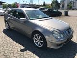 Mercedes-Benz C -Klasse Sportcoupe C 220 CDI - Mercedes-Benz C 220: Cdi Sportcoupe
