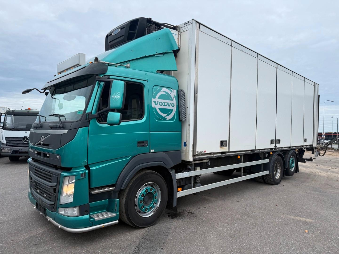 Volvo FM330 6x2*4 Carrier Supra 1050 Nordic