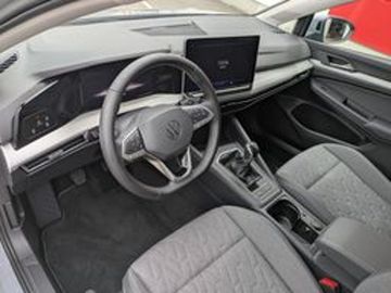 Volkswagen Golf VIII Variant 1.5 TSI Life 110 kW LED NAVI A
