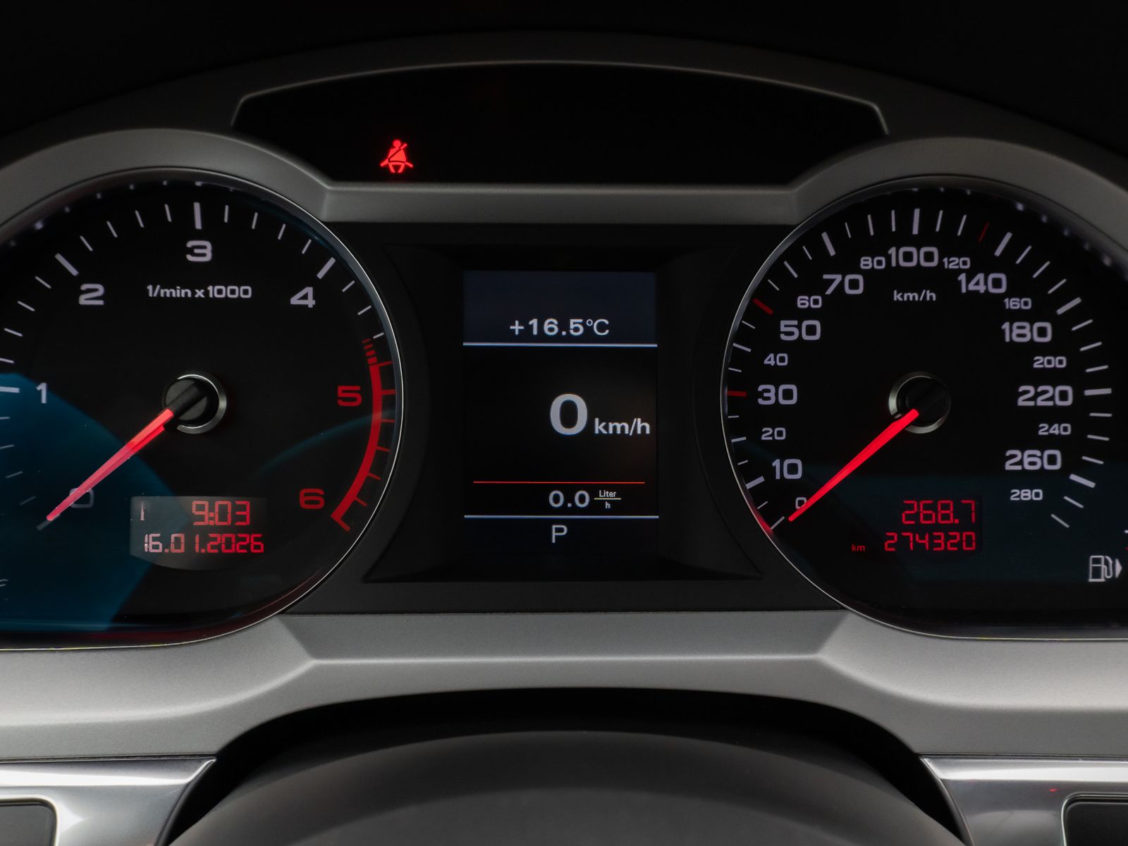 Fahrzeugabbildung Audi A6 Avant 2.7 TDI quattro S Line Glasdach Xenon