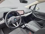 BMW 218i Active Tourer LED ParkAss Lenkhzg AHK Navi - Jahreswagen: Van