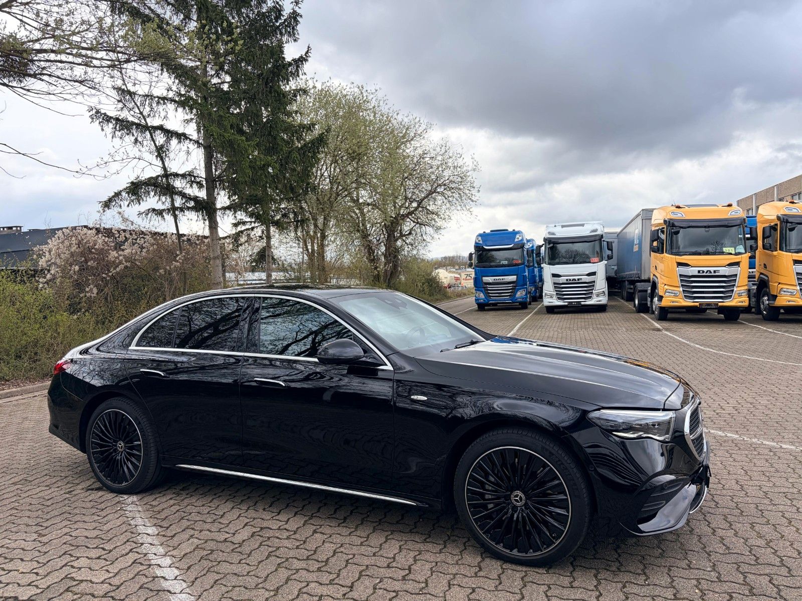 Fahrzeugabbildung Mercedes-Benz Limousine E 300 de 4Matic Edition AMG