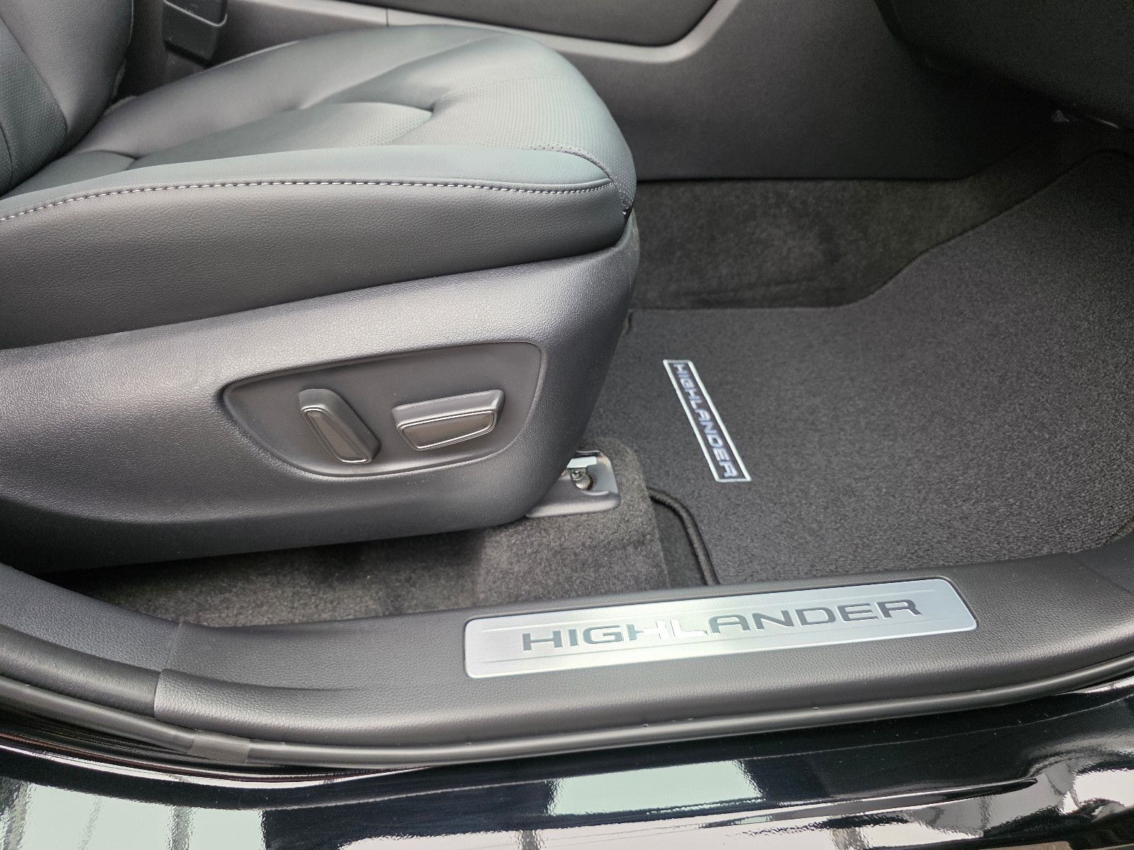 Fahrzeugabbildung Toyota Highlander Platinum T1: 59.000 EURO , Stock !!!