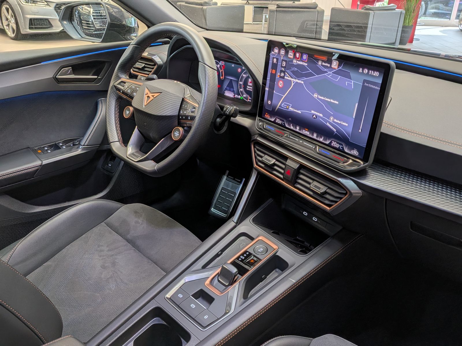 Fahrzeugabbildung CUPRA Leon 1.5 eTSI Dynamic-Edge-Paket AHK*PANO*CAM*18