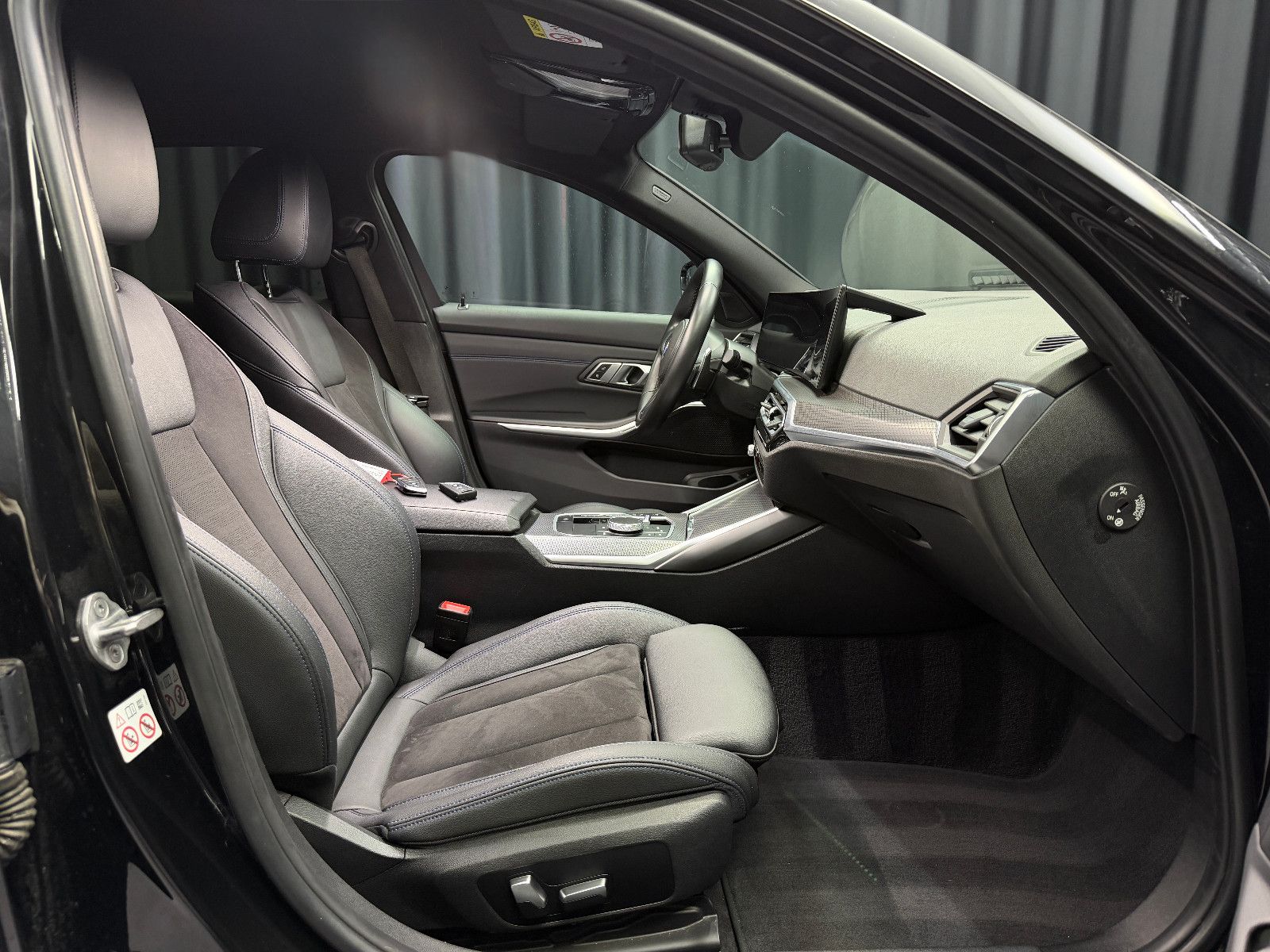 Fahrzeugabbildung BMW 320i Touring M Sport|HIFI|RF-CAM|ACC