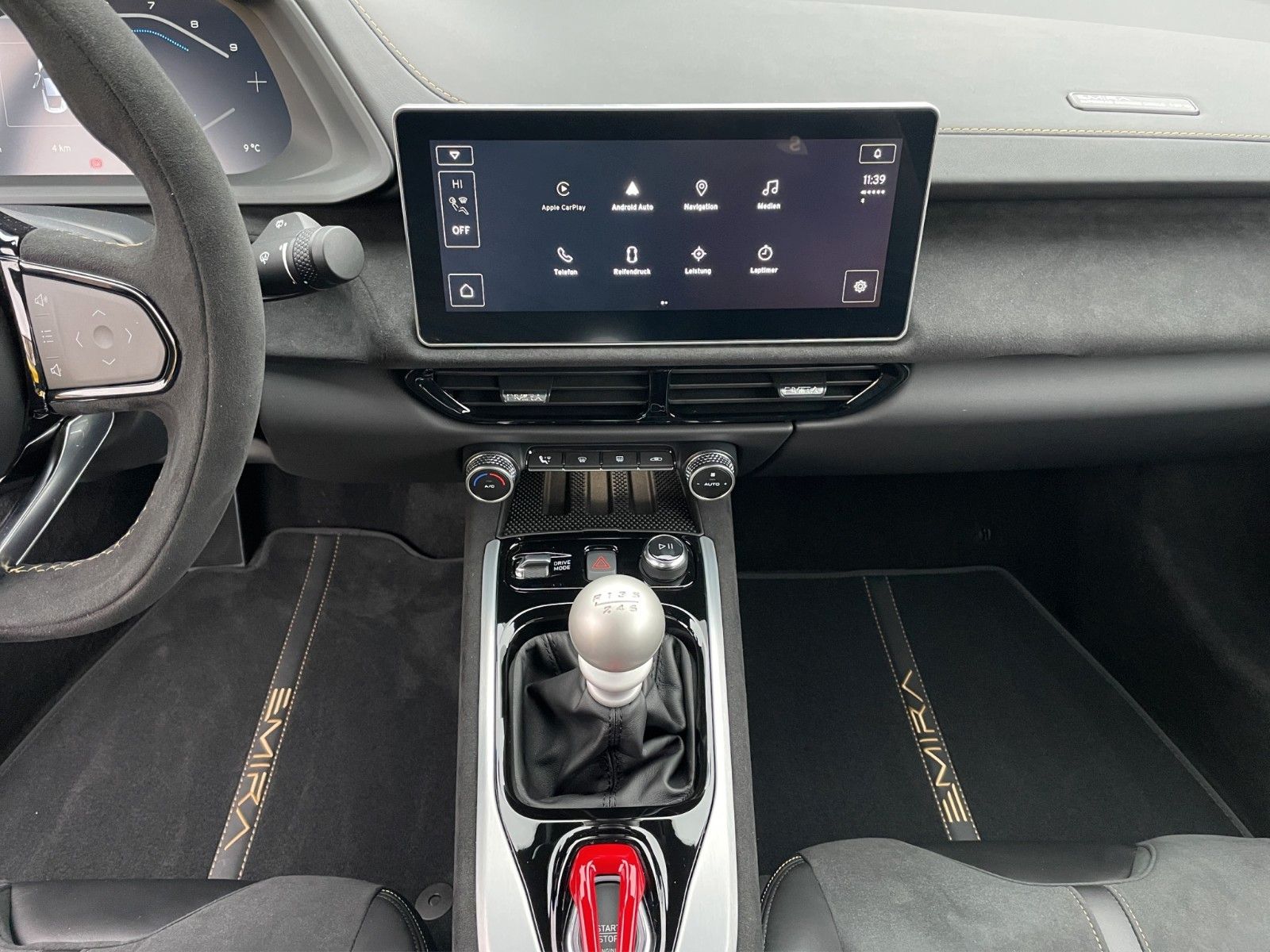 Fahrzeugabbildung Lotus Emira V6 SOC 1 of 10