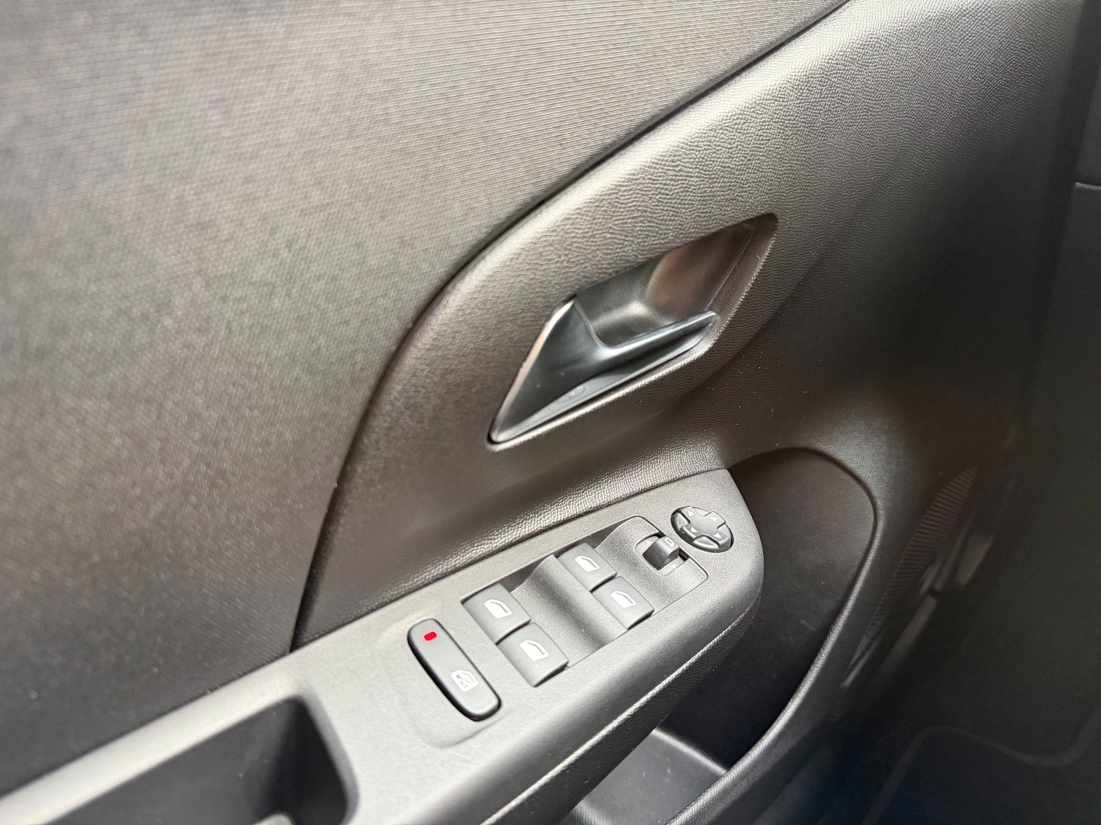 Fahrzeugabbildung Opel Corsa F Edition 100PS LED/Allwetter/Parkpilot!