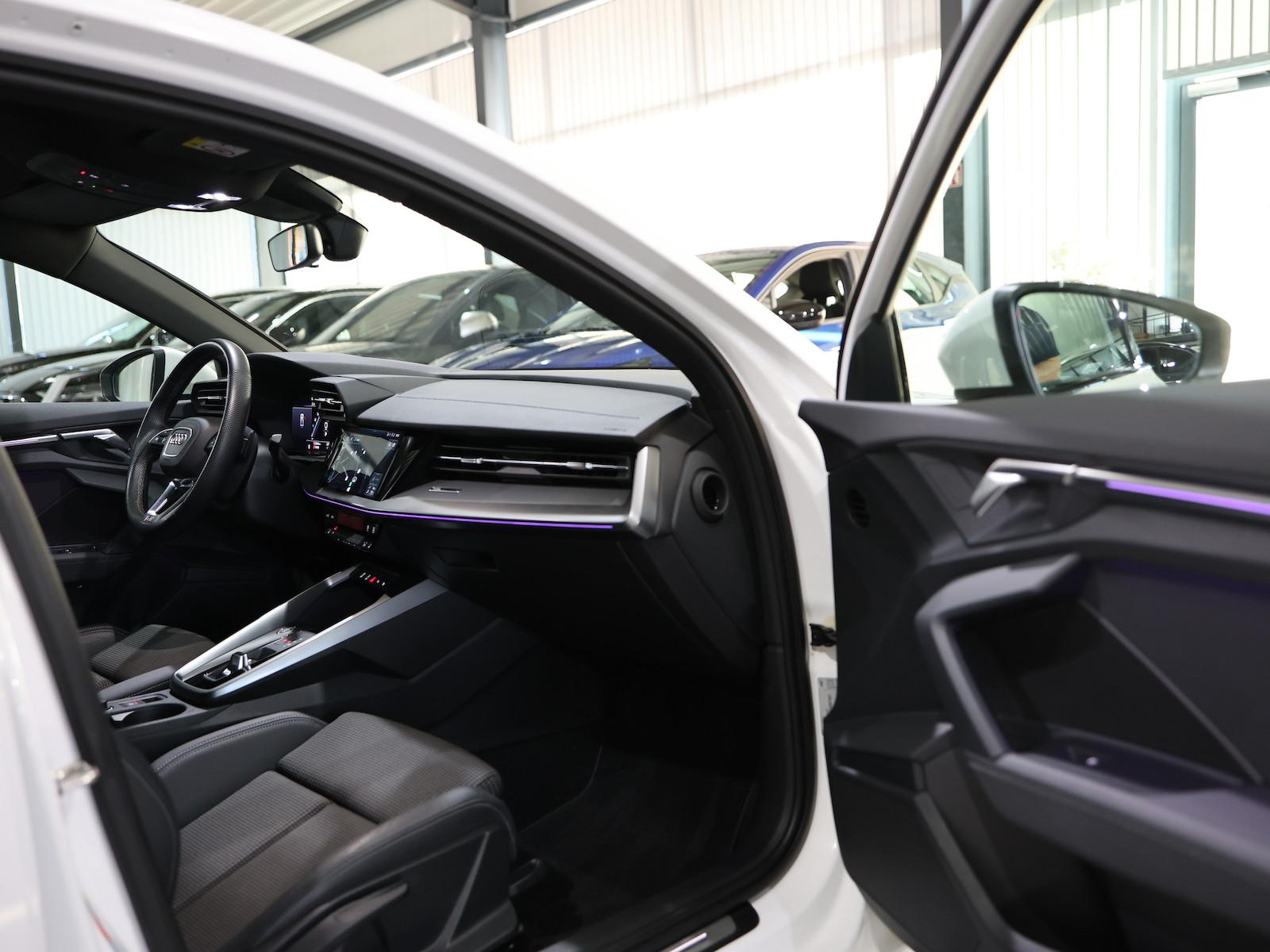 Audi A3 LIMOUSINE 35 TFSI S-LINE SPORT BLACK S-SITZE