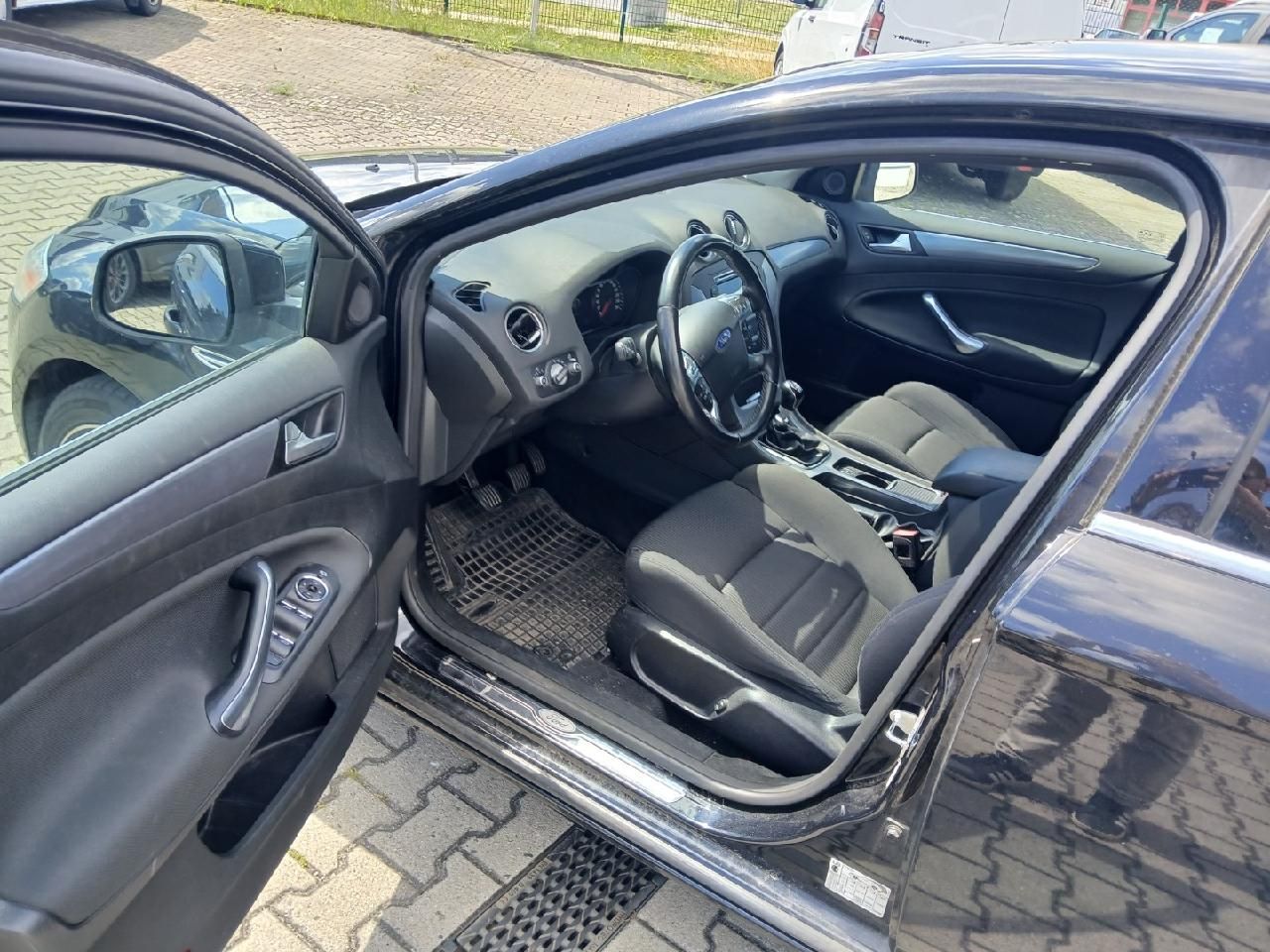 Fahrzeugabbildung Ford Mondeo Turnier Titanium