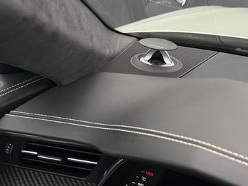 2024 AUDI RS6 — миниатюра 13