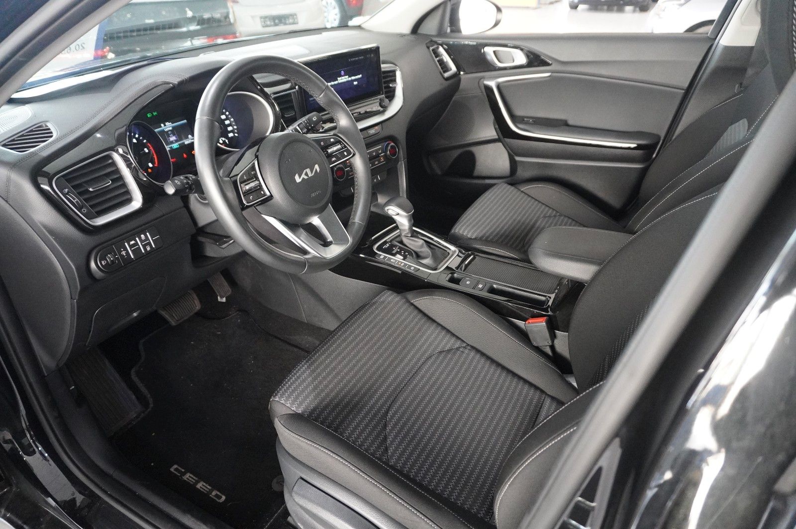 Fahrzeugabbildung Kia cee'd Sportswagon 1.6 CRDI DCT NAVI/LED/KAMERA