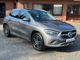 Mercedes-Benz GLA 200 GLA -Klasse GLA 200 d - : Grau, Lederlenkrad