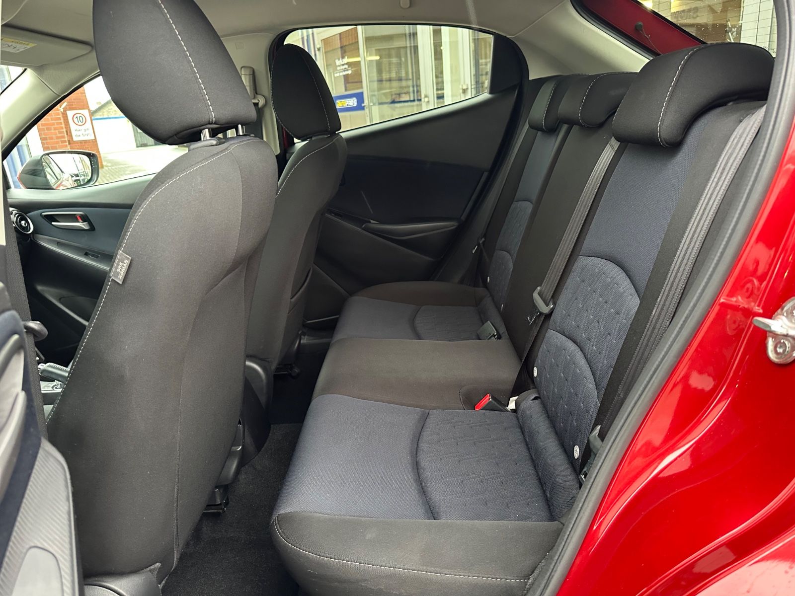 Fahrzeugabbildung Mazda 2 1.5 SKYACTIV-G 90 Nakama GRA/Sitzhzg/Einparkh