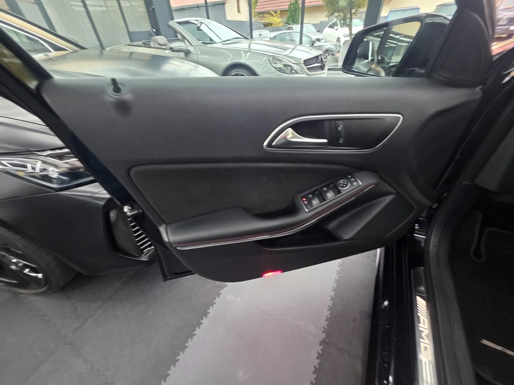MERCEDES-BENZ A-Class 2017