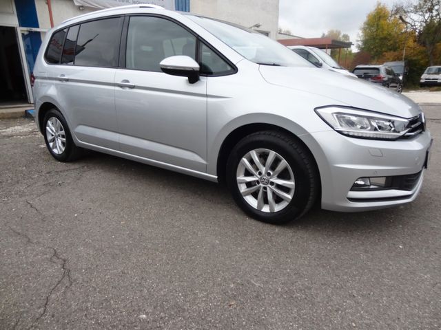 Fahrzeugabbildung Volkswagen Touran Comfortline/7-Sitz/150PS/AHK/Navi/