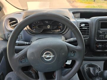Opel Vivaro - 10